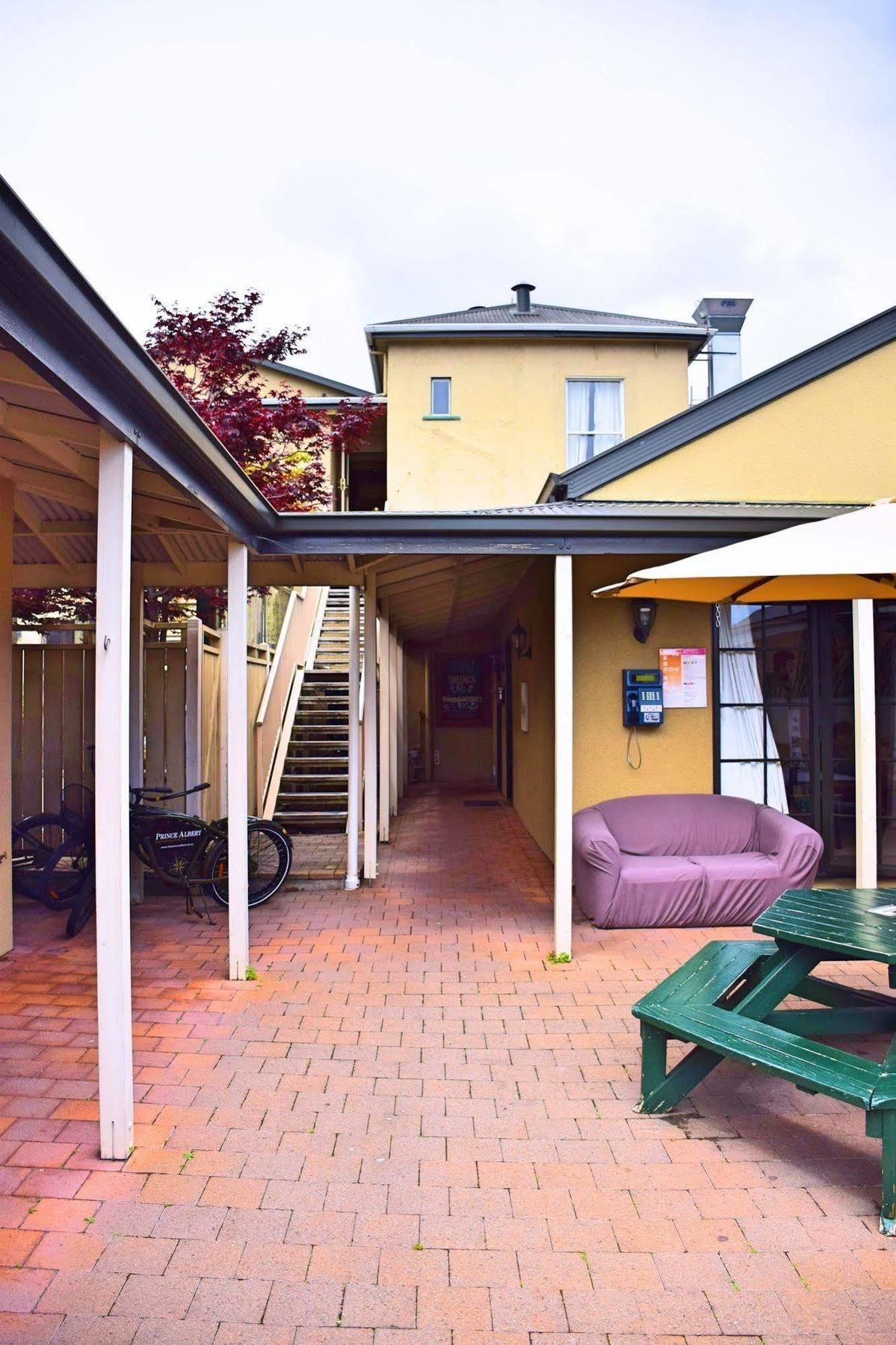 The Prince Albert Backpackers & Bar Nelson Exterior photo